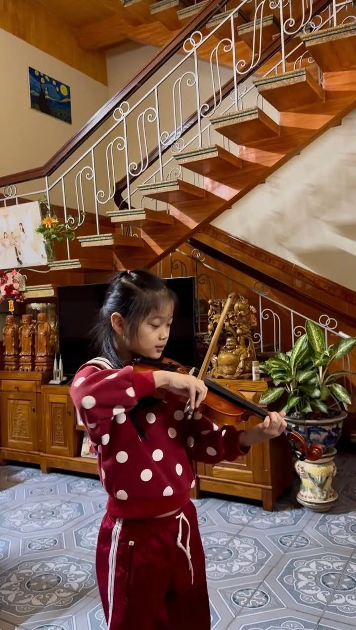[Đang Có Học Thử] Nhiều phụ huynh khá bất ngờ khi con mình lại hợp Violin đến vậy! – ảnh 1