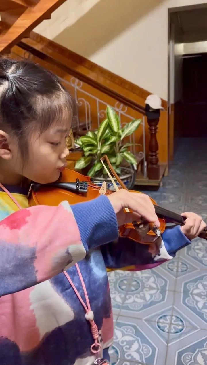 [Đang Có Học Thử] Nhiều phụ huynh khá bất ngờ khi con mình lại hợp Violin đến vậy! – ảnh 2
