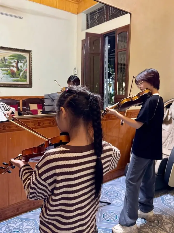 [Đang Có Học Thử] Nhiều phụ huynh khá bất ngờ khi con mình lại hợp Violin đến vậy! – ảnh 7
