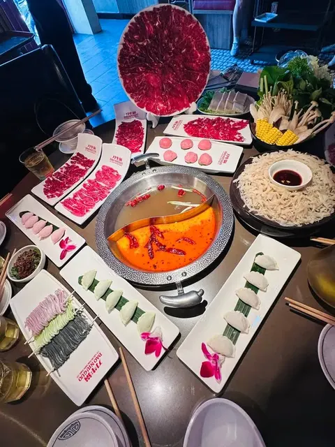 CẨM PHẢ ƠI, ĐI ĂN LẨU BÒ ĐÊ!