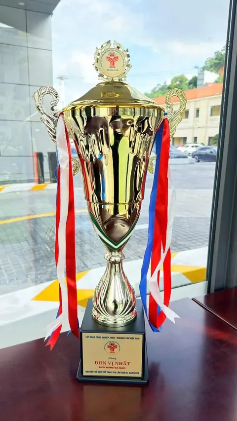 Giàu có thể thua. Tiền có thể không bằng