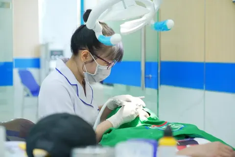 Thứ nhất đau mắt, thứ nhì đau răng!
