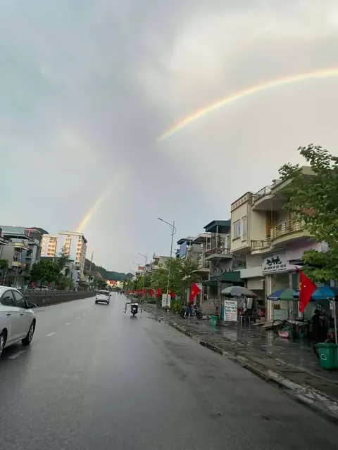 Mùng 1 mà thấy cầu vồng ở mọi nơi thế này thì là gì nhỉ?