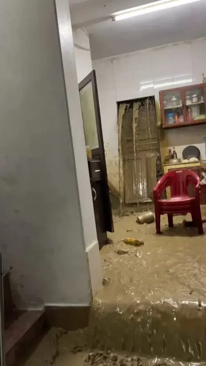 Mới mưa có tí mà