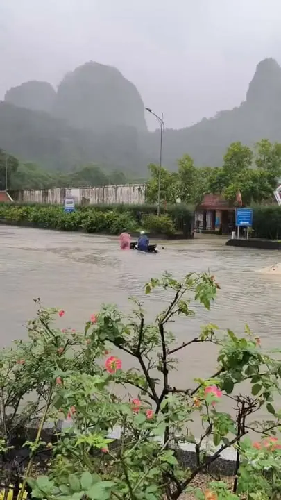 Cửa ngõ Quang Hanh ngập rồi
