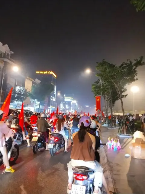 Một bức ảnh ấn tượng nhất trong hàng nghìn bức ảnh đi bão cho chức vô địch của ĐTVN