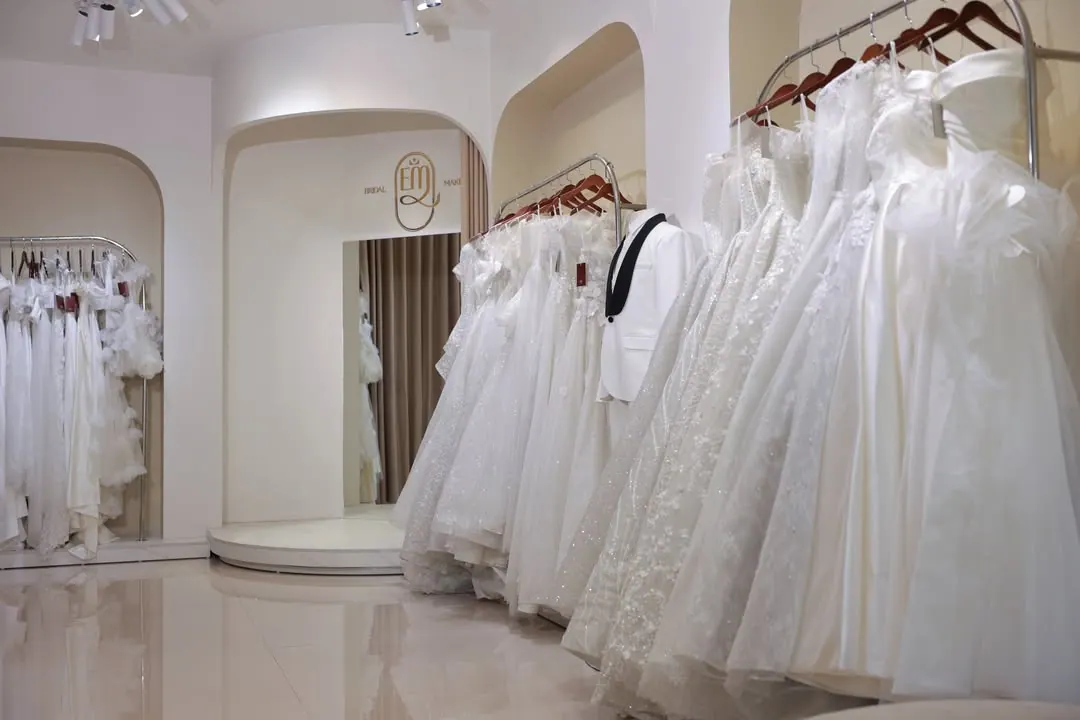 [Mới] Phát hiện 1 con gà ở Cần Thơ ra Cẩm Phả mở tiệm váy cưới – ảnh 3