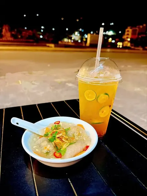 Ngồi quảng trường đích thị là chân ái của mùa thu năm nay!