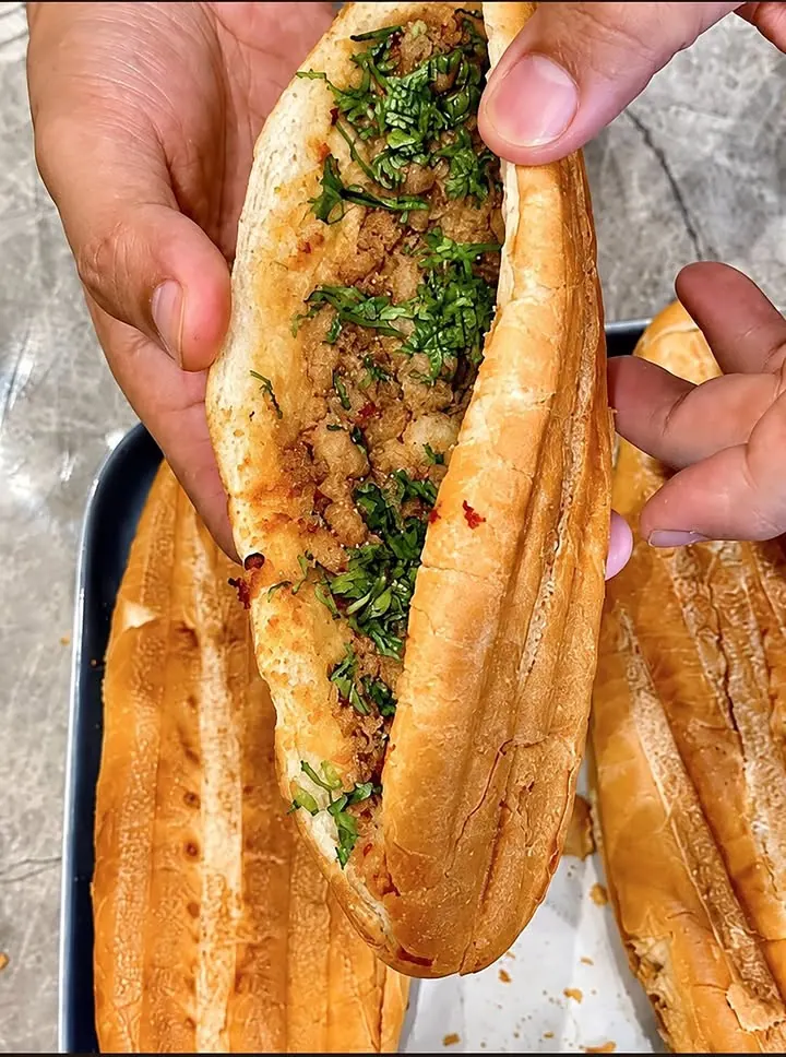 Một cái bánh mì, hơn 300 (cmt chưa dừng lại) – ảnh 1