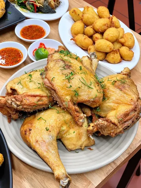 Tổng hợp mấy nơi ăn chơi 20/10 cho tiết kiệm (có khuyến mại)