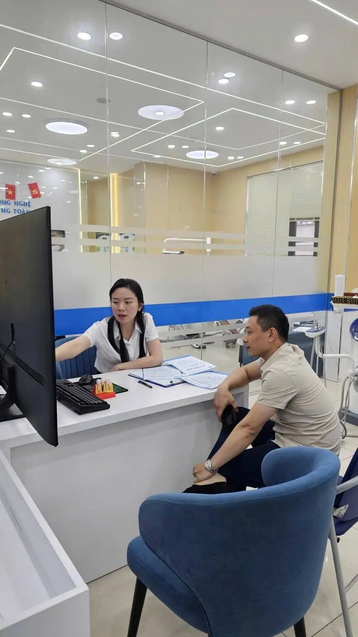 Rất nhiều người Cẩm Phả đã đến sử dụng chương trình 10k tại Nha Khoa Quốc Tế để kiểm chứng – ảnh 1