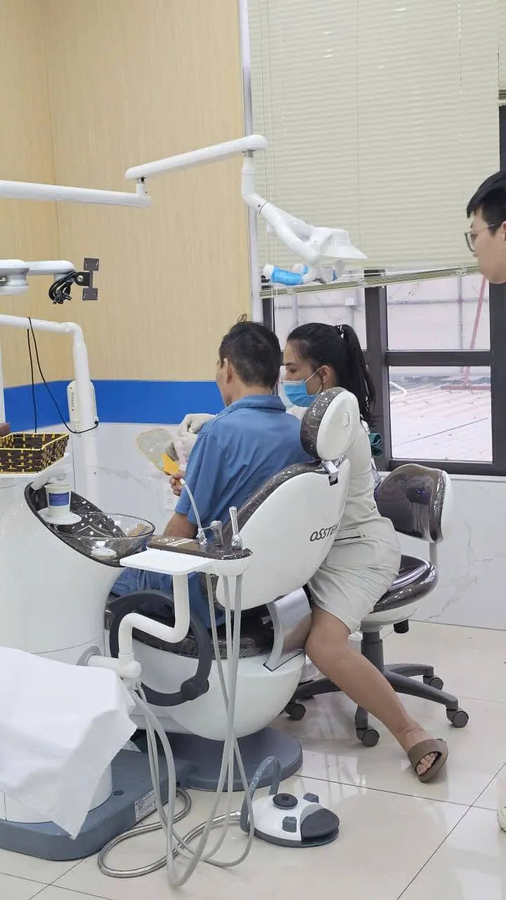 Rất nhiều người Cẩm Phả đã đến sử dụng chương trình 10k tại Nha Khoa Quốc Tế để kiểm chứng – ảnh 2