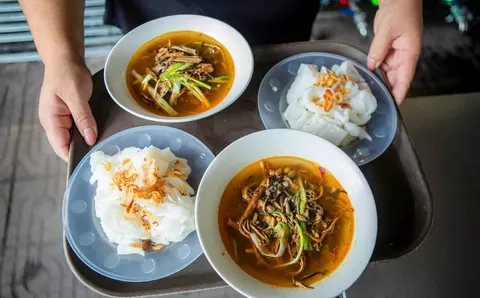 [Mai ăn sáng] Quán lươn mới mở sau dịp nghỉ lễ. Ngon phết mọi người ạ